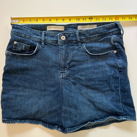 Anthropologie Pilcro & the Letterpress Dark Denim Jean Short Size 31 Mid Rise - Picture 2 of 5